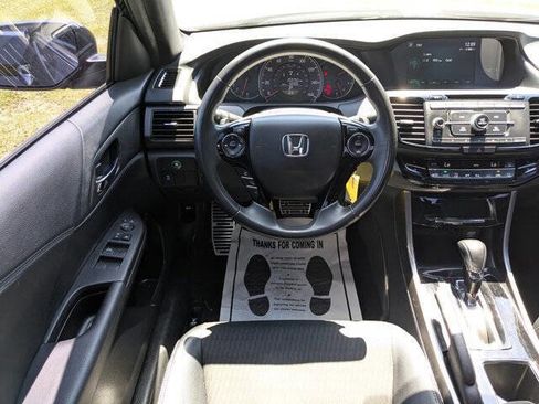 Used 2017 Honda Accord Sport image 27
