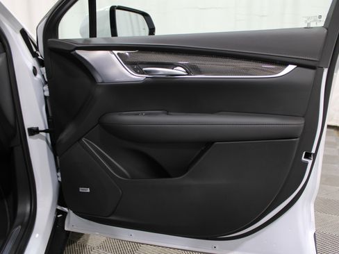 New 2025 Cadillac XT5 Sportv w/ Technology Package image 33