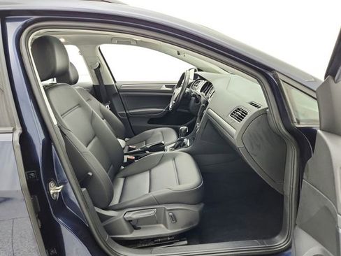 Used 2018 Volkswagen Golf SE image 26