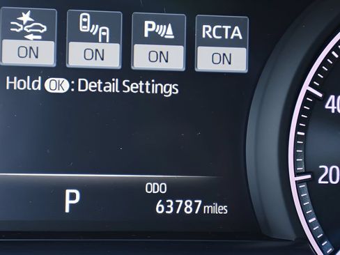 Certified 2022 Toyota Venza XLE AWD/4WD image 21