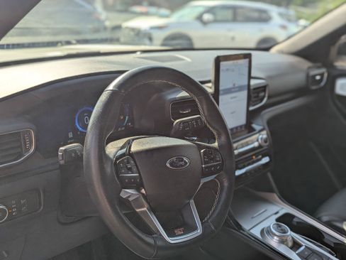 Used 2022 Ford Explorer ST w/ Equipment Group 401A AWD/4WD image 15