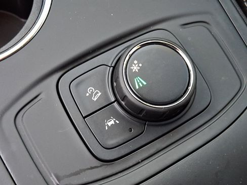 Certified 2024 GMC Terrain SLE FWD image 25