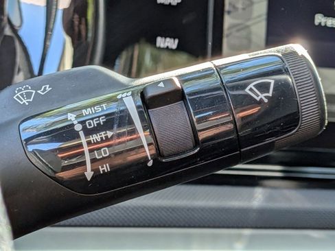 Used 2023 Kia K5 GT-Line image 11