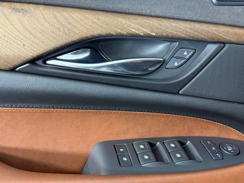 Used 2019 Cadillac Escalade Luxury AWD/4WD image 16
