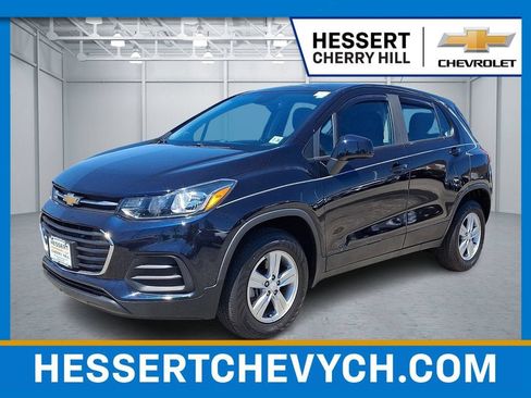 Certified 2021 Chevrolet Trax LS AWD/4WD image 1