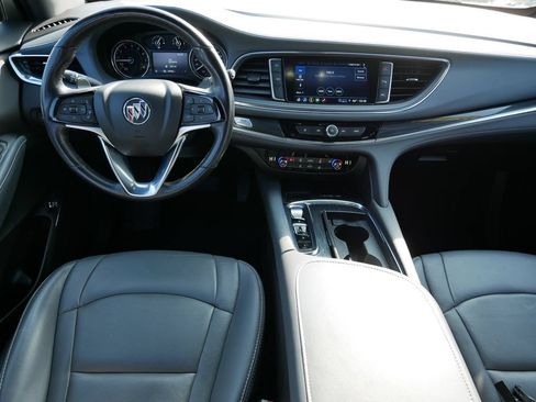 Used 2023 Buick Enclave Essence AWD/4WD image 19