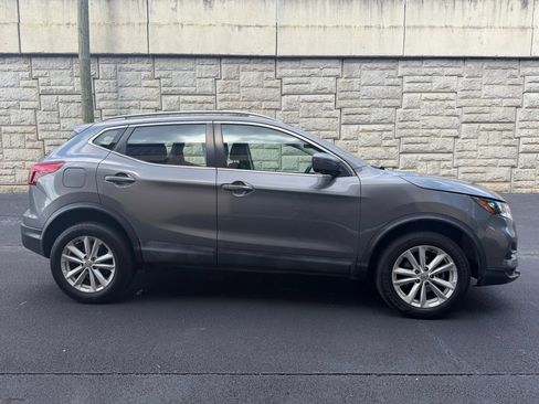 Used 2017 Nissan Rogue Sport SV w/ SV Premium Package FWD image 5