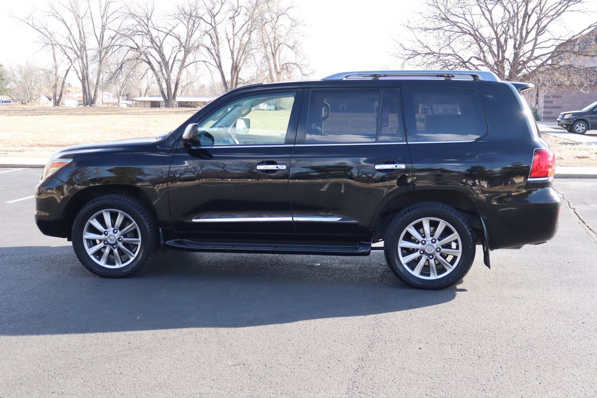 Used 2011 Lexus LX 570 4WD w/ Luxury Pkg image 9
