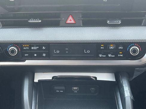 New 2025 Kia Sportage LX AWD/4WD image 16