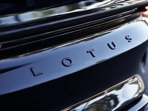 Used 2025 Lotus Emira RWD image 14