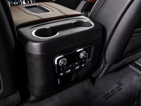 Used 2023 GMC Yukon Denali Ultimate image 45