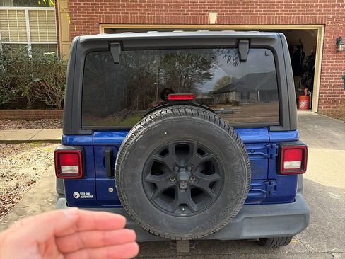 Used 2020 Jeep Wrangler Unlimited Sport image 3