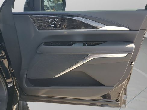 New 2026 Cadillac Escalade IQL Luxury w/ LPO, Floor Liner Package AWD/4WD image 15