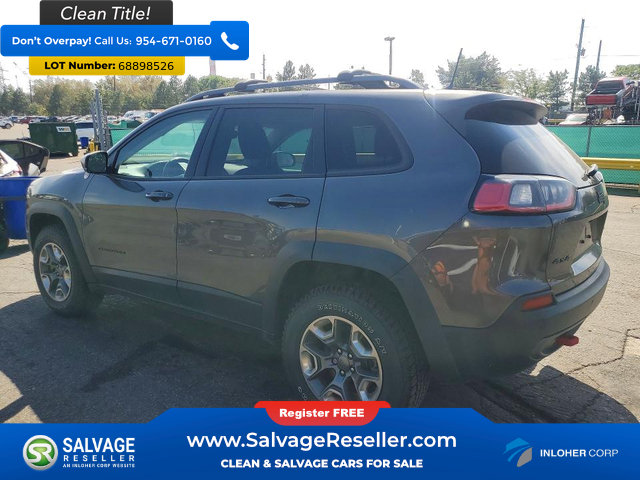 Used 2019 Jeep Cherokee Trailhawk AWD/4WD image 3