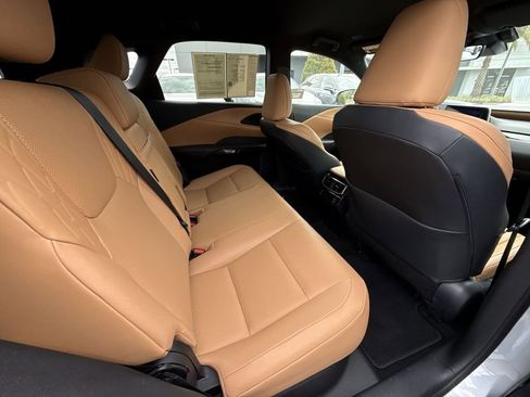 Used 2025 Lexus RX 350 FWD w/ Technology Package image 16