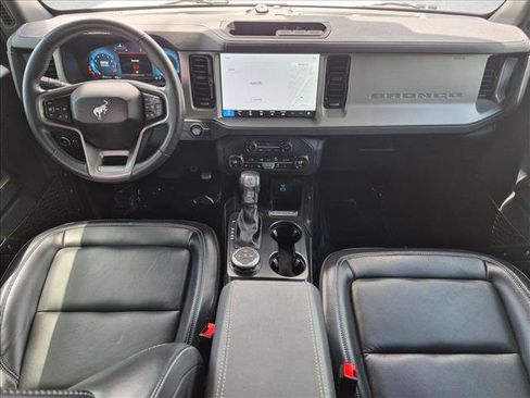 Used 2025 Ford Bronco Outer Banks AWD/4WD image 17