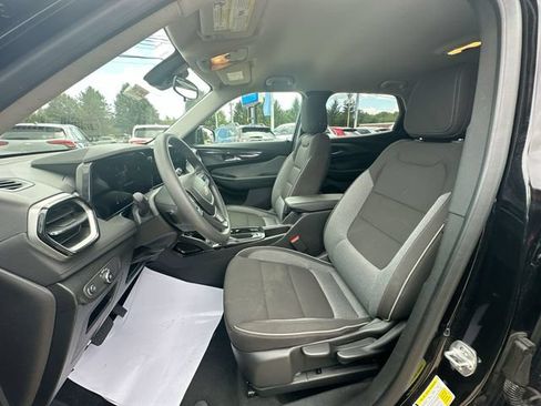 Used 2025 Chevrolet TrailBlazer LT AWD/4WD image 20