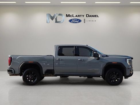 Used 2025 GMC Sierra 2500 AT4 w/ AT4 Premium Plus Package AWD/4WD image 6