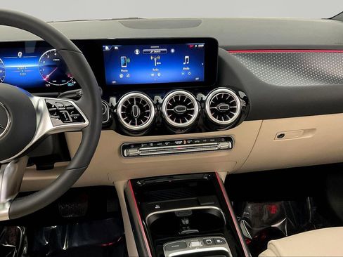 Certified 2026 Mercedes-Benz GLA 250 4MATIC image 9