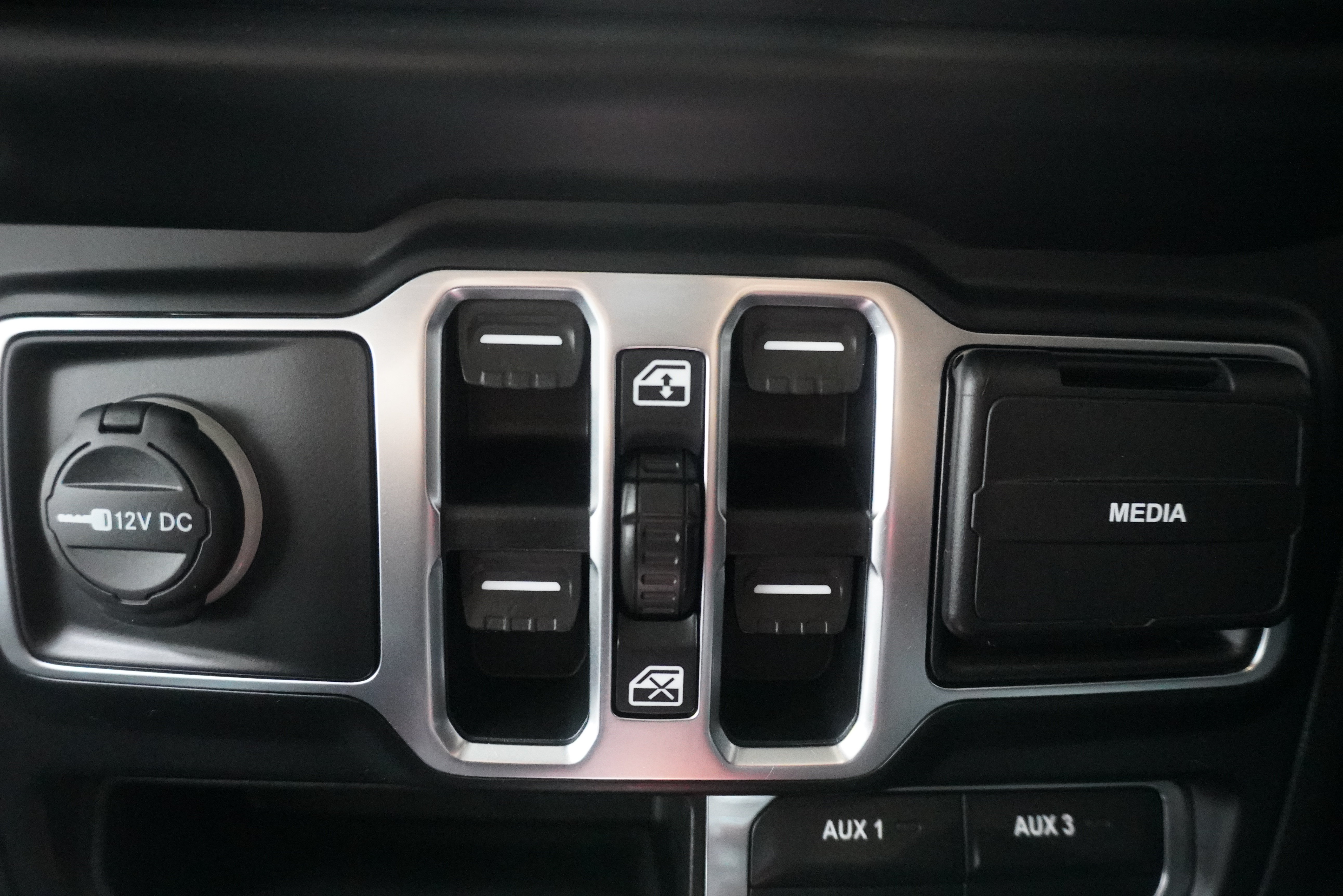 Used 2021 Jeep Wrangler Unlimited Sahara AWD/4WD image 24