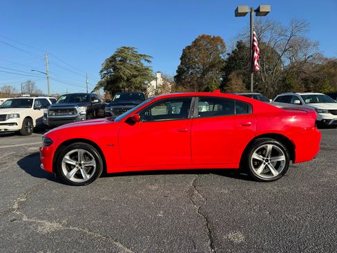 Used 2018 Dodge Charger R/T image 9