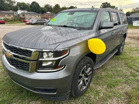 Used 2019 Chevrolet Suburban LT RWD image 29