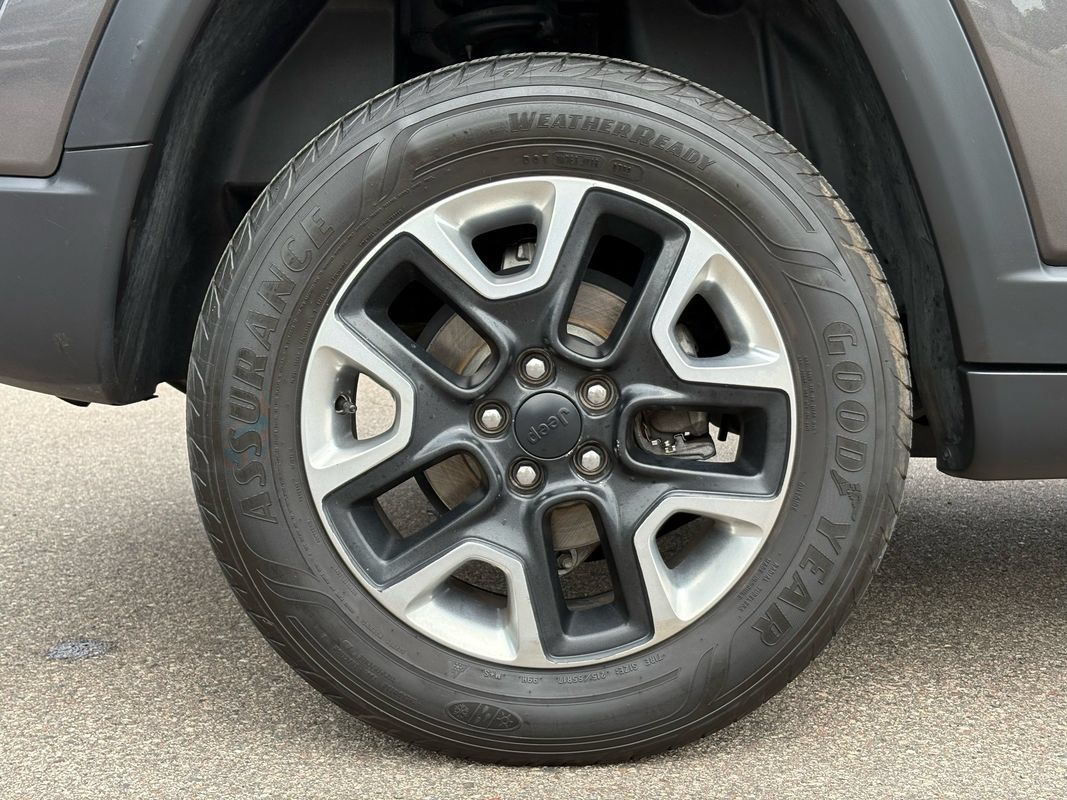 Used 2018 Jeep Compass Trailhawk w/ Cold Weather Group AWD/4WD image 10
