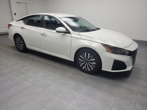 Used 2023 Nissan Altima 2.5 SV image 11