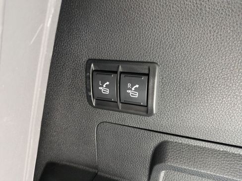 Used 2026 Toyota Sequoia Capstone image 22