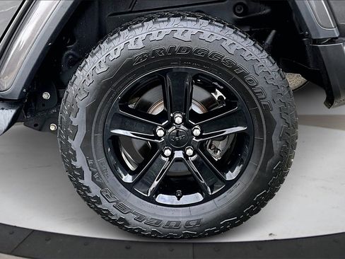 Certified 2021 Jeep Wrangler Unlimited Sahara image 33