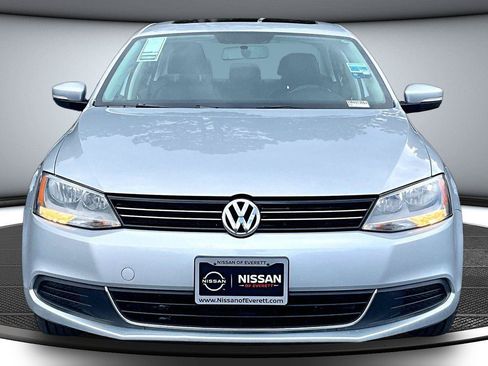 Used 2014 Volkswagen Jetta SE FWD image 2