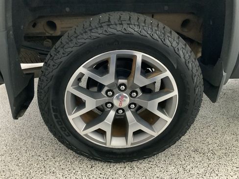 Used 2018 GMC Sierra 1500 SLT AWD/4WD image 13