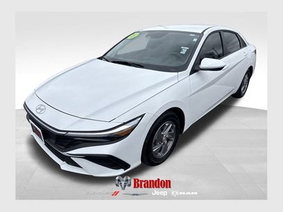 Used 2025 Hyundai Elantra SE