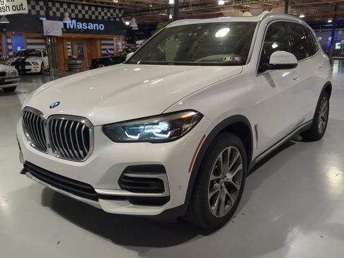 Used 2022 BMW X5 xDrive40i w/ Premium Package AWD/4WD image 1
