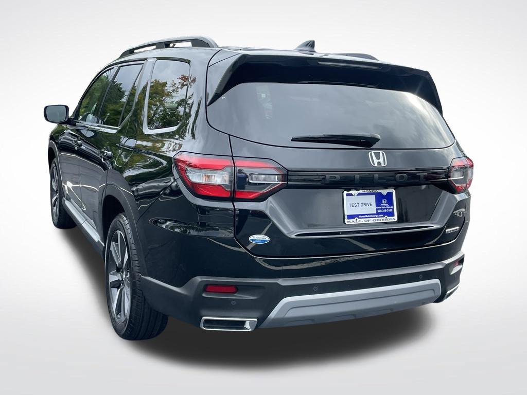 Certified 2025 Honda Pilot Touring image 4