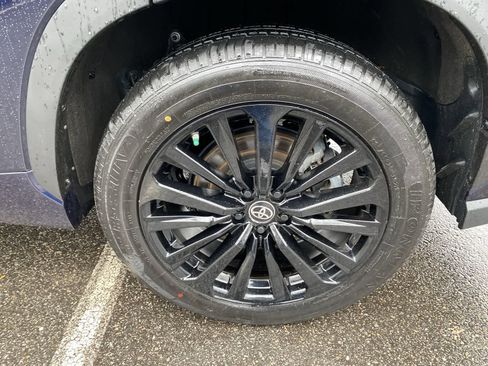 Certified 2025 Toyota Highlander XSE image 15