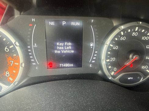 Used 2017 Jeep Renegade Latitude FWD image 22