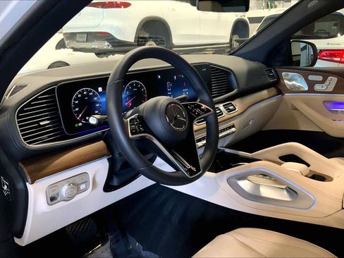Used 2025 Mercedes-Benz GLE 450 4MATIC Coupe image 16