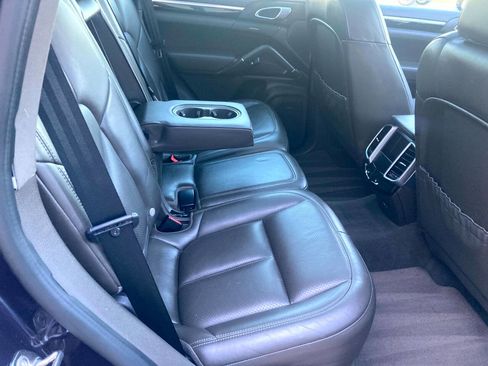 Used 2017 Porsche Cayenne Platinum Edition AWD/4WD image 16