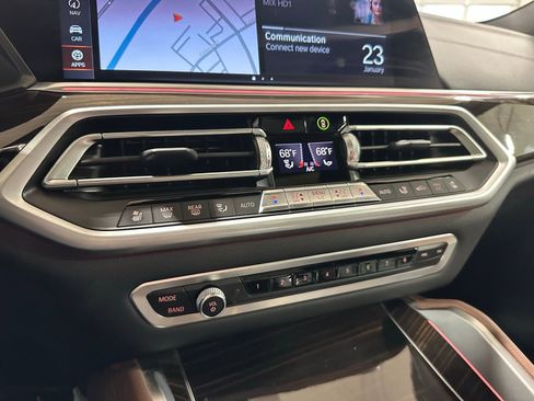 Used 2021 BMW X6 xDrive40i w/ M Sport Package image 30