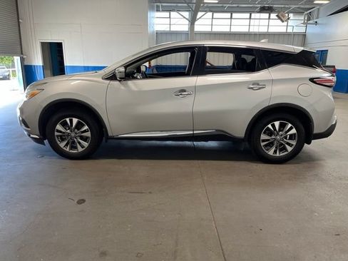 Used 2017 Nissan Murano S w/ Navigation Package FWD image 7