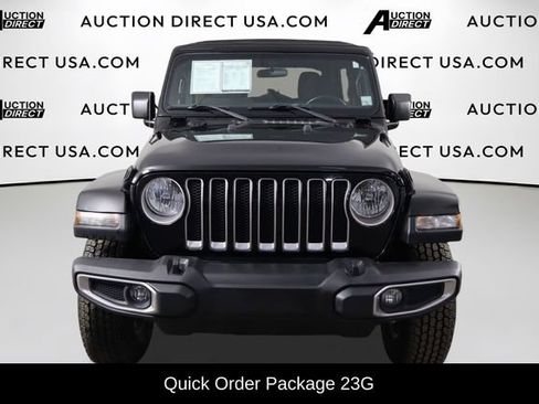 Used 2018 Jeep Wrangler Unlimited Sahara AWD/4WD image 2