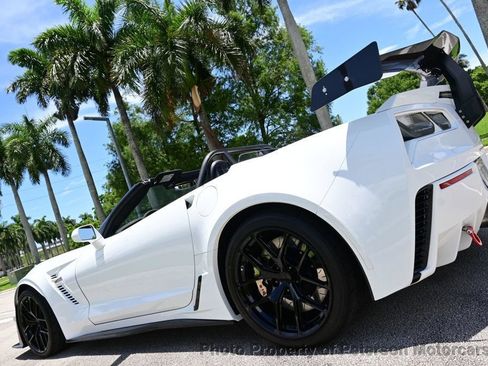 Used 2016 Chevrolet Corvette Z06 w/ 3LZ Preferred Equipment Group RWD image 8
