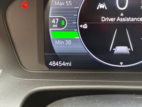 Used 2022 Chevrolet Bolt EUV LT w/ Convenience Package FWD image 24