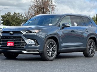 New 2026 Toyota Grand Highlander AWD Hybrid video 2