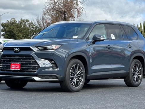 New 2026 Toyota Grand Highlander AWD Hybrid image 2