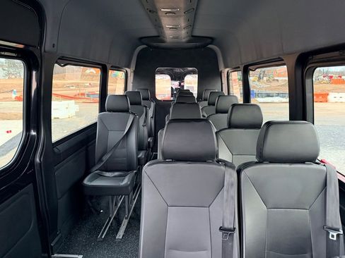 Used 2020 Mercedes-Benz Sprinter 3500 image 15