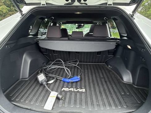 Used 2023 Toyota RAV4 SE w/ Weather & Moonroof Package AWD/4WD image 36
