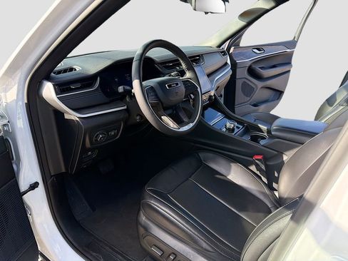 Used 2024 Jeep Grand Cherokee L Limited w/ Luxury Tech Group II image 30