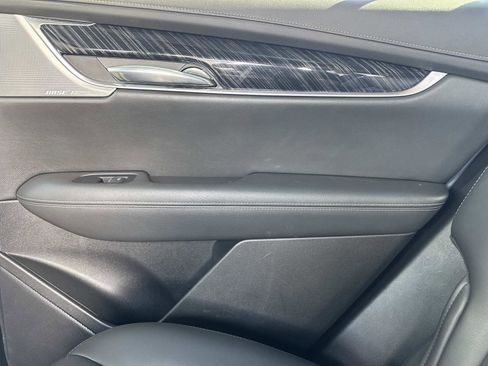 Certified 2025 Cadillac XT6 Premium Luxury image 14